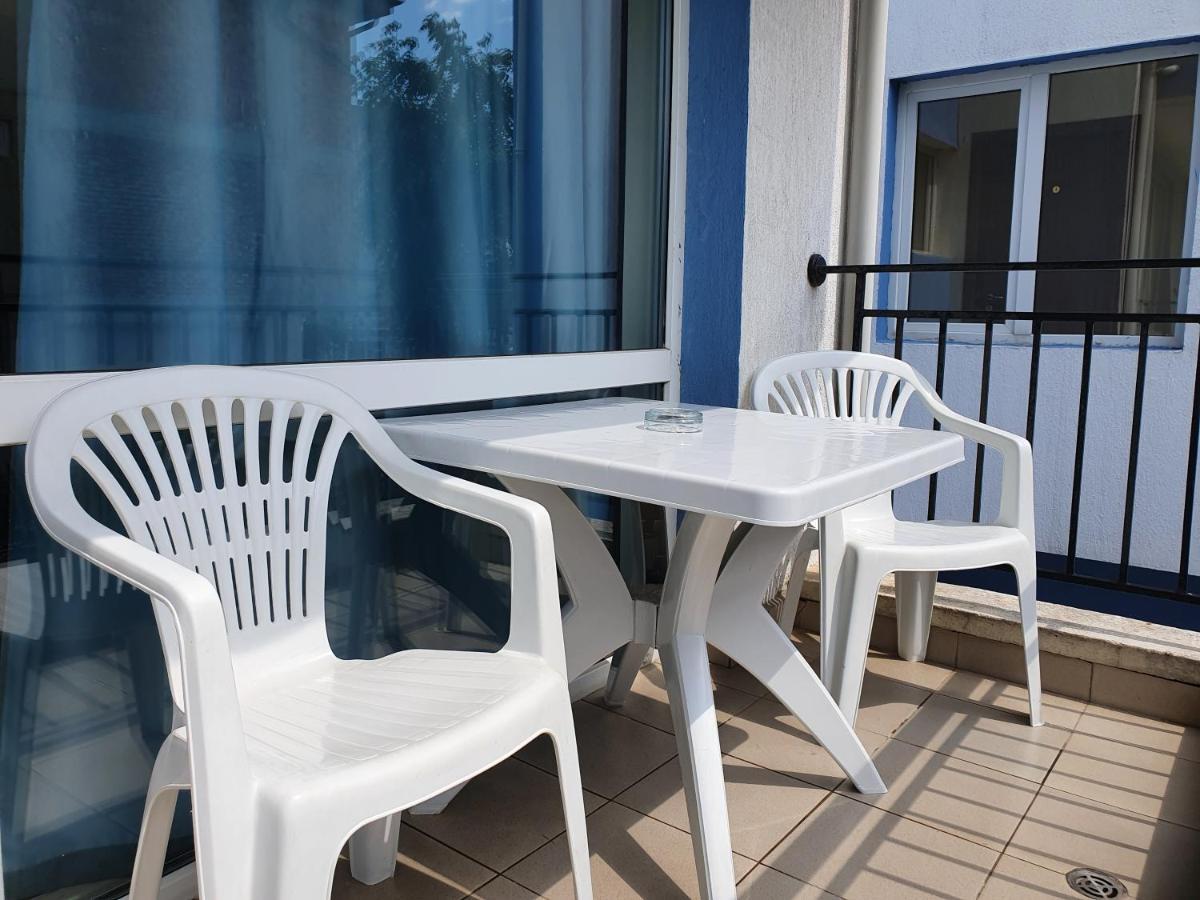 فندق Family House Manolov ابزور المظهر الخارجي الصورة