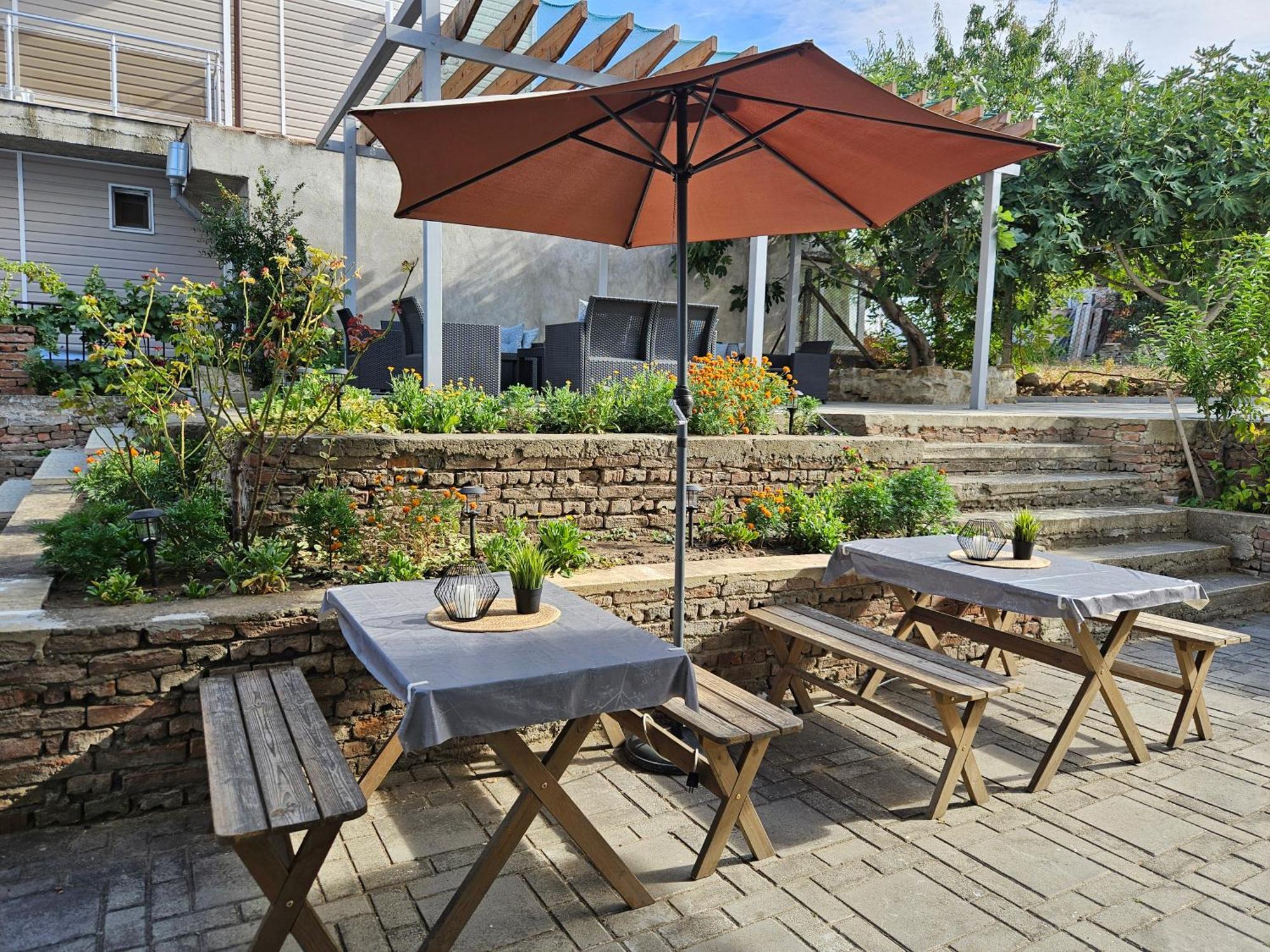 فندق Family House Manolov ابزور المظهر الخارجي الصورة